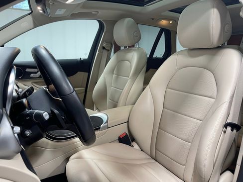 Used 2022 Mercedes-Benz GLC 300 4MATIC image 22