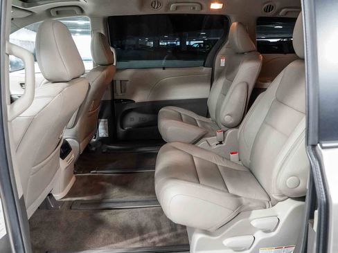 Used 2016 Toyota Sienna XLE w/ XLE Navigation Package AWD/4WD image 19