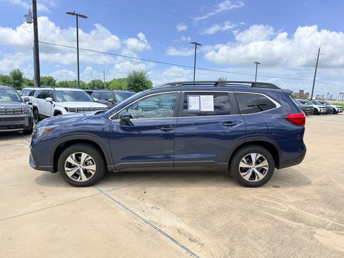 Used 2023 Subaru Ascent Premium w/ Convenience Package AWD/4WD image 10