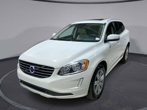 Used 2016 Volvo XC60 T6 w/ Proximity Package image 1