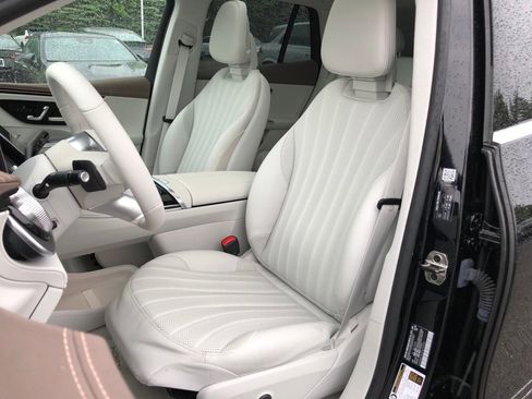 New 2023 Mercedes-Benz EQE 500 4MATIC SUV image 29