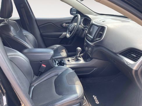 Used 2018 Jeep Cherokee Latitude Plus FWD image 15
