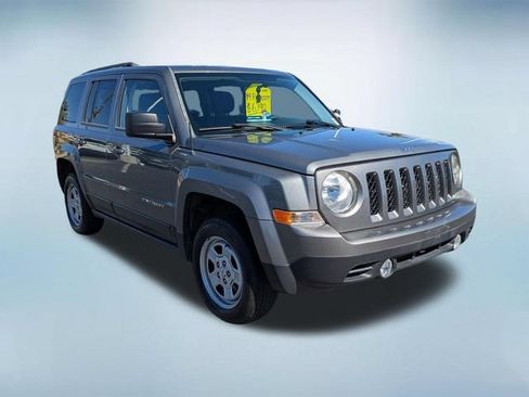Used 2014 Jeep Patriot Sport w/ Power Value Group AWD/4WD image 9