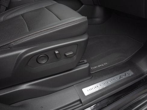 Used 2024 Chevrolet Tahoe High Country w/ Advanced Technology Package image 52