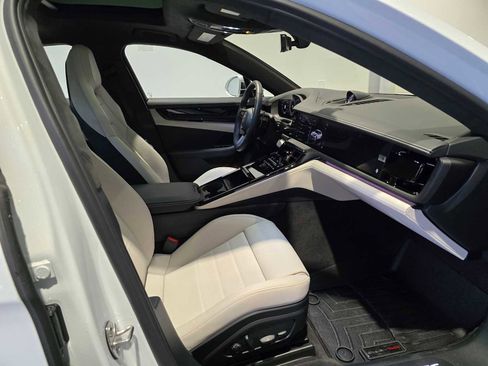 Used 2025 Porsche Panamera GTS image 13