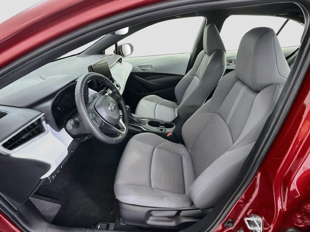 Used 2026 Toyota Corolla SE w/ Carpet Mat Package (TMS) FWD image 17