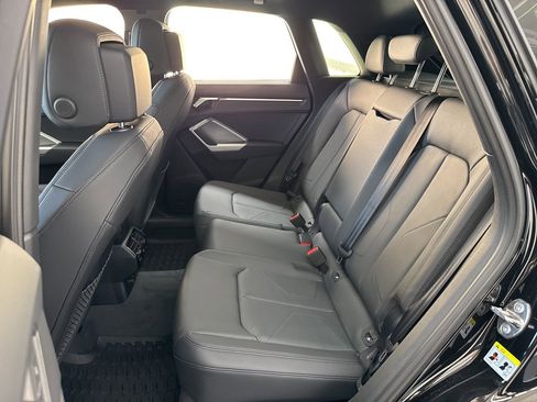 New 2025 Audi Q3 2.0T Premium image 39