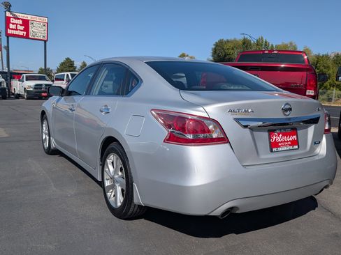 Used 2013 Nissan Altima 2.5 SV image 5