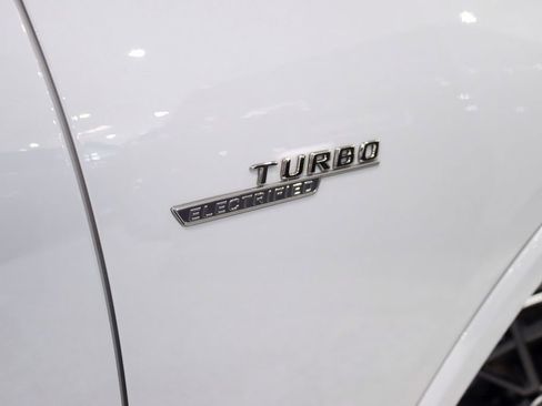 Used 2025 Mercedes-Benz GLC 43 AMG 4MATIC image 14