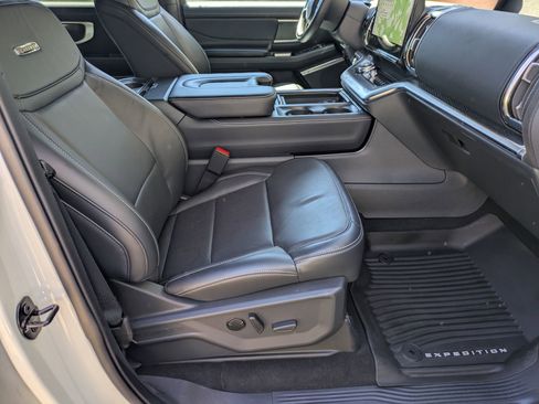 Certified 2025 Ford Expedition Platinum w/ Stealth Performance Package image 42