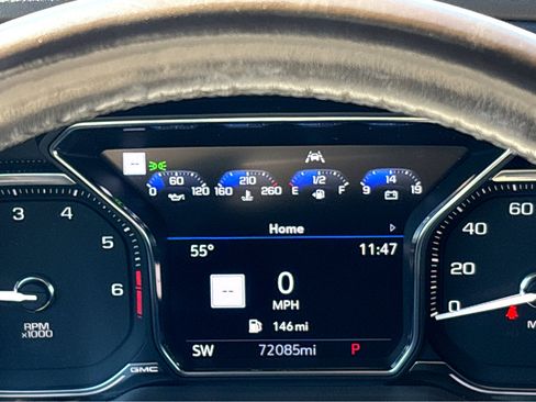 Used 2021 GMC Yukon XL SLT w/ SLT Premium Package image 5