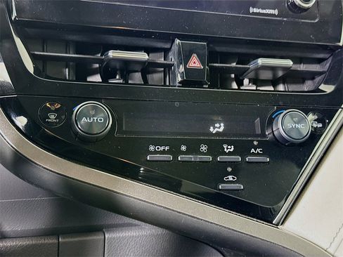 Certified 2022 Toyota Camry SE image 8