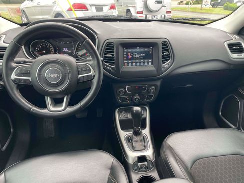 Used 2020 Jeep Compass Latitude FWD image 7