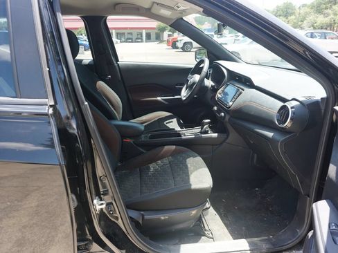 Used 2021 Nissan Kicks SR w/ Interior Electronics Package FWD image 14