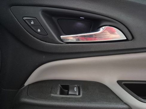Used 2020 Chevrolet Equinox LS w/ LS Convenience Package FWD image 35