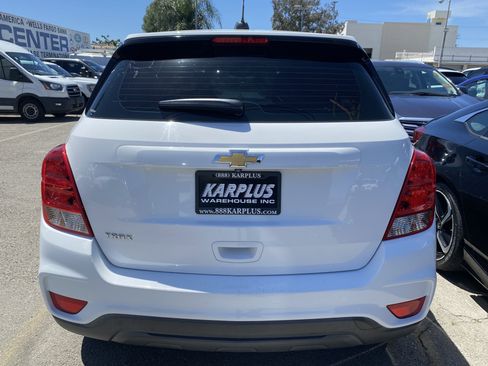 Used 2017 Chevrolet Trax LS FWD image 8