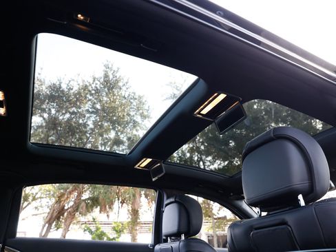 Used 2017 Mercedes-Benz Maybach S 550 4MATIC image 25