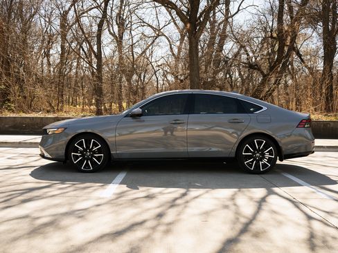 Used 2025 Honda Accord Touring image 6