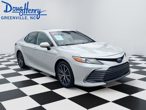 Used 2023 Toyota Camry XLE FWD image 7
