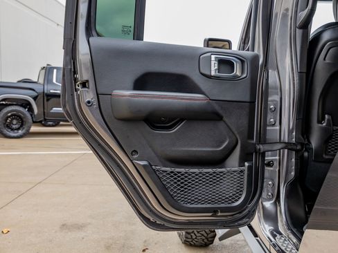 Used 2024 Jeep Gladiator Rubicon AWD/4WD image 38