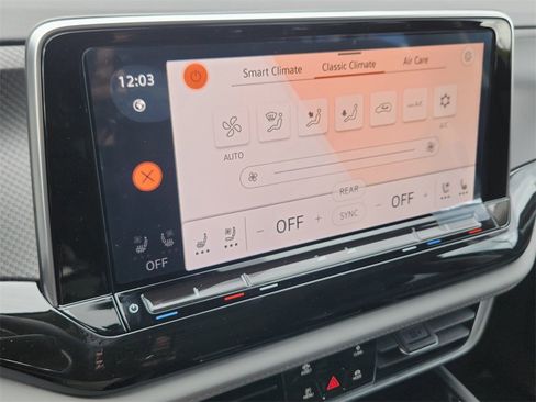 New 2025 Volkswagen Atlas Peak Edition SE image 12