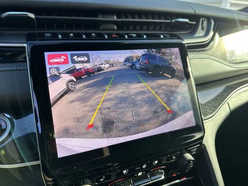 Used 2022 Jeep Grand Cherokee Trailhawk image 22