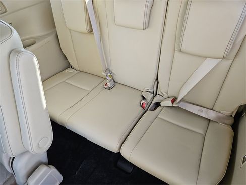 Used 2017 Toyota Highlander Limited Platinum image 32