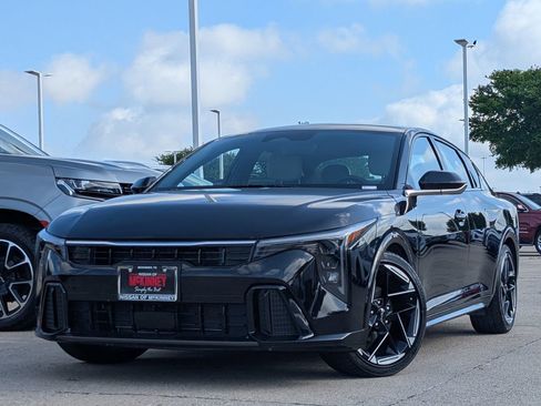 Used 2025 Kia K4 GT-Line w/ GT-Line Premium Package FWD image 2