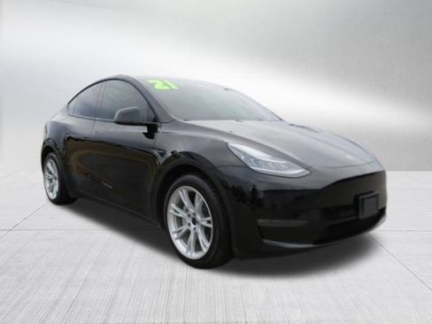 Used 2021 Tesla Model Y Long Range image 2