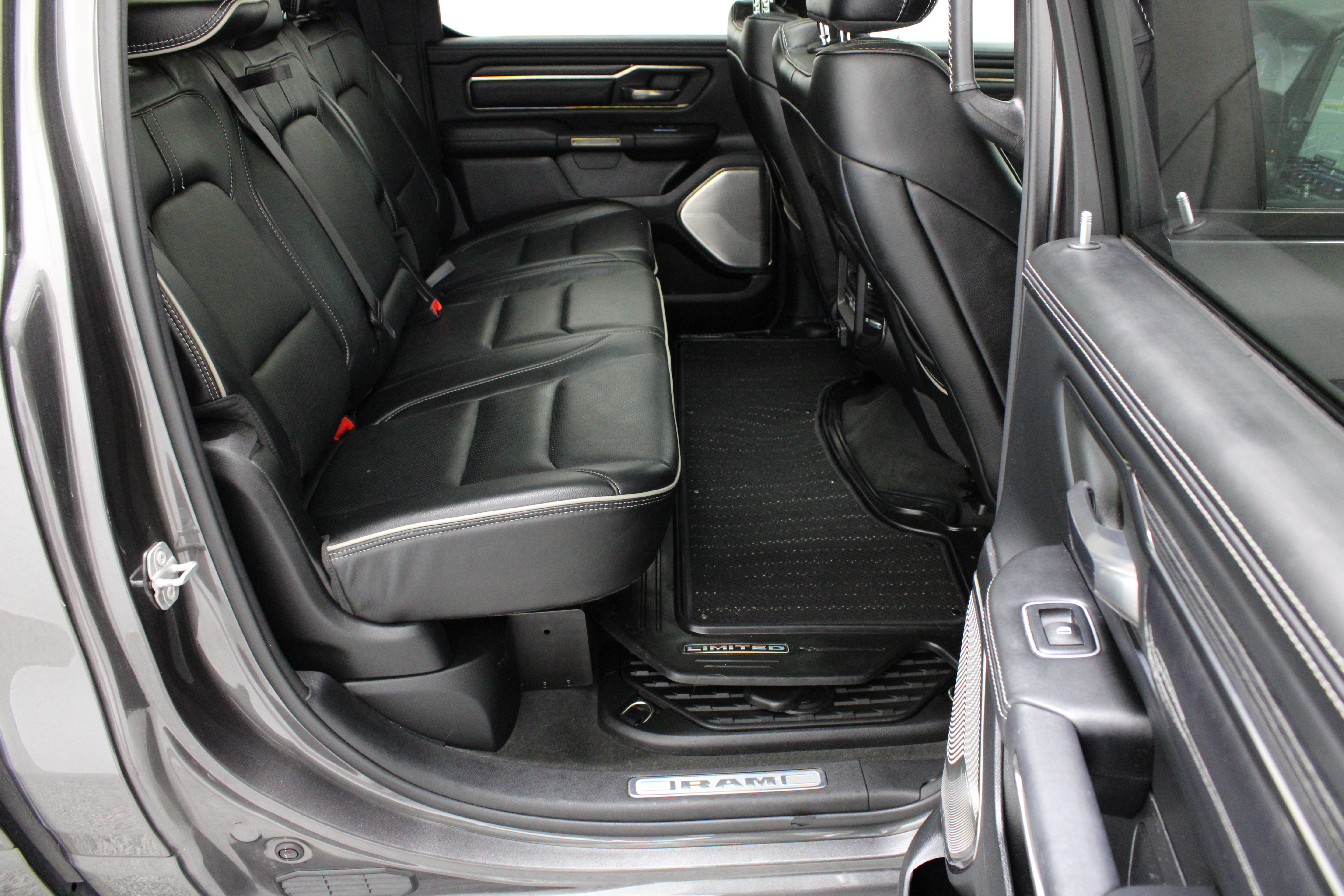 Used 2021 RAM 1500 Limited w/ Night Edition AWD/4WD image 40