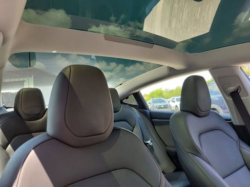 Used 2025 Tesla Model 3 Long Range RWD image 33
