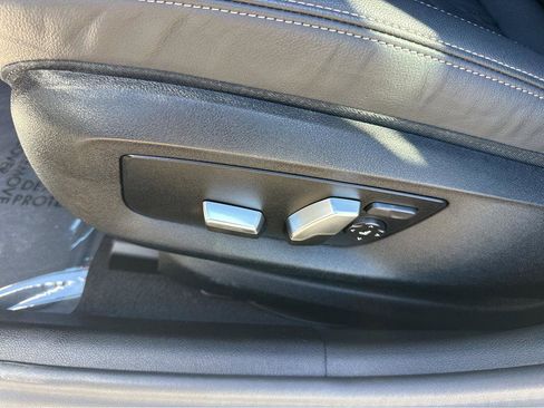 Used 2023 BMW 530e w/ M Sport Package image 32