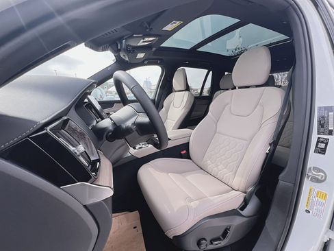 New 2026 Volvo XC90 B6 Core AWD/4WD image 13