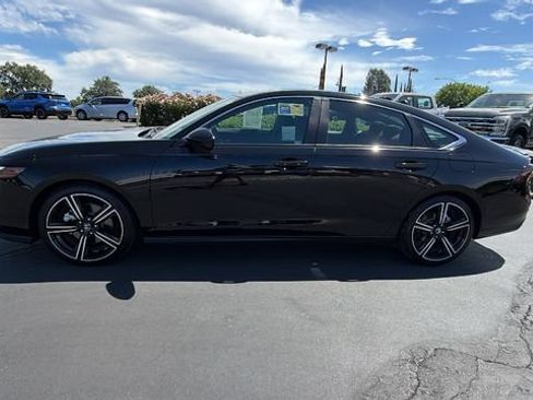 Used 2023 Honda Accord Sport image 7