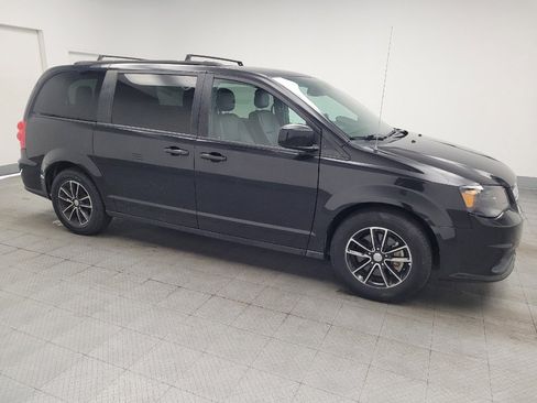 Used 2018 Dodge Grand Caravan GT FWD image 11