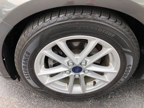 Used 2015 Ford Focus SE FWD image 11