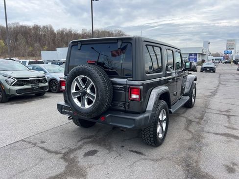 Used 2020 Jeep Wrangler Unlimited Sahara AWD/4WD image 5