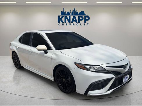 Used 2022 Toyota Camry XSE w/ Cold Weather Package image 7