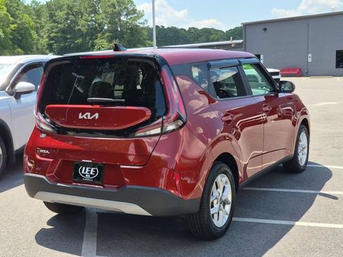 Used 2024 Kia Soul LX w/ Option Group 015 FWD image 3