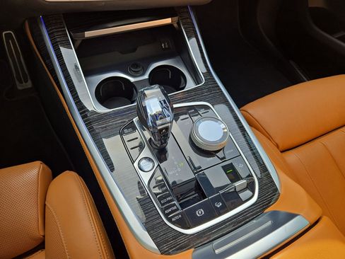 Used 2022 BMW X7 xDrive40i w/ M Sport Package image 22