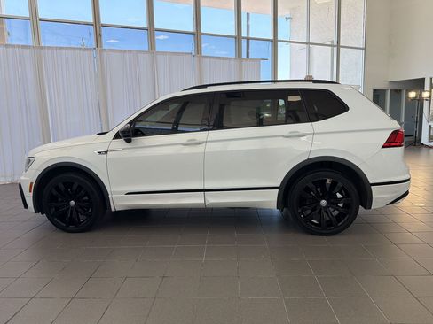 Used 2020 Volkswagen Tiguan SE R-Line FWD image 2