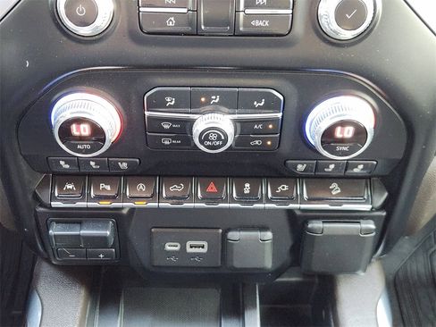 Used 2020 GMC Sierra 1500 SLT image 17