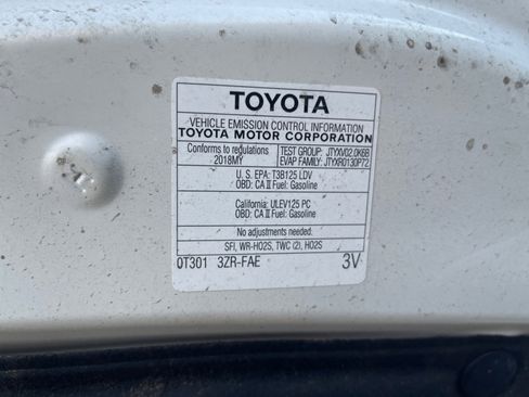 Used 2018 Toyota C-HR XLE image 24