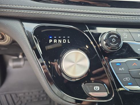 Used 2021 Chrysler Pacifica Touring w/ S Appearance Package image 20