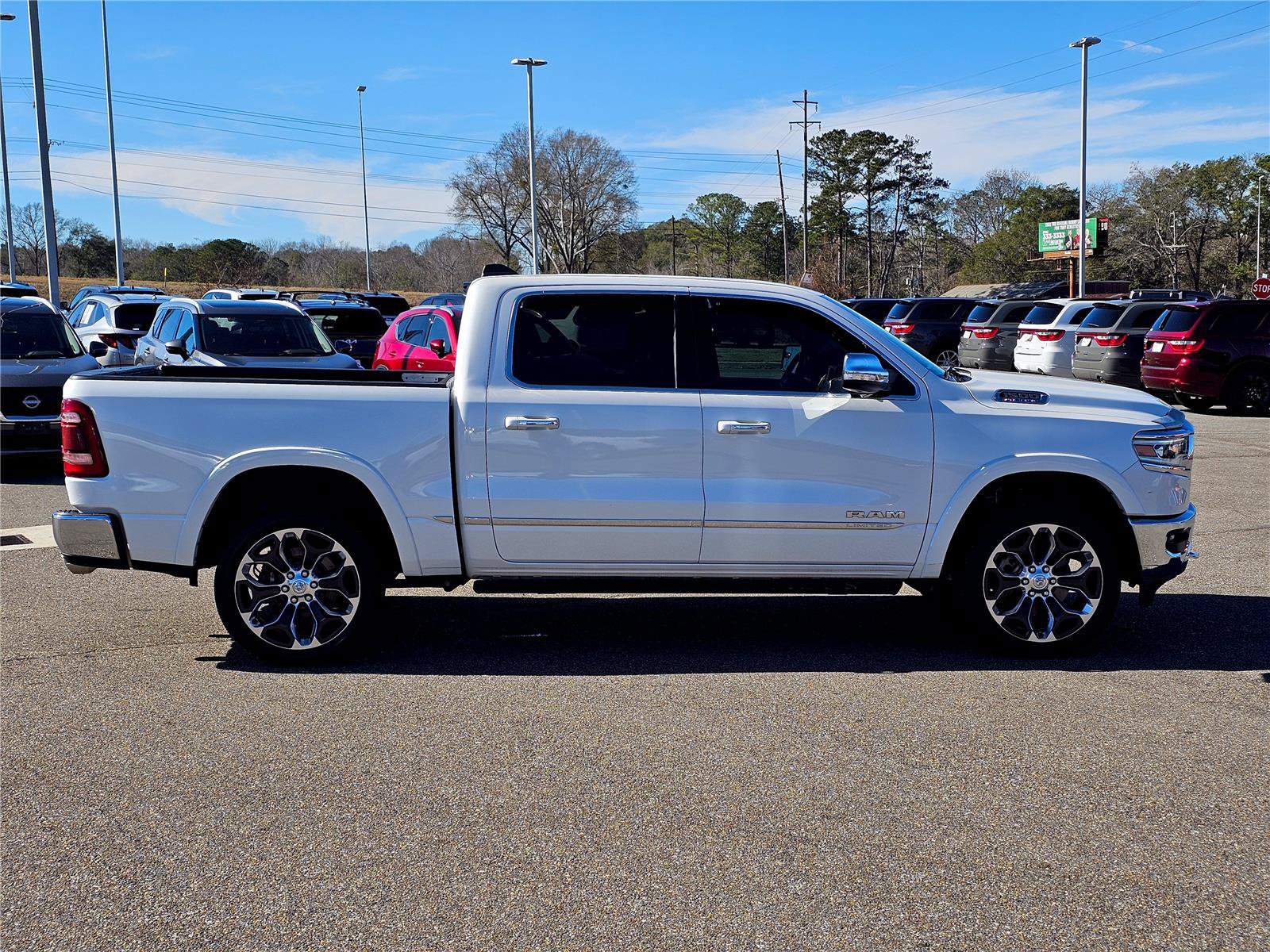 Used 2022 RAM 1500 Limited AWD/4WD image 8