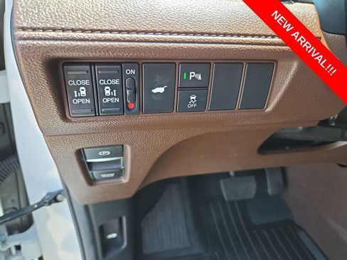 Used 2025 Honda Odyssey Elite image 18