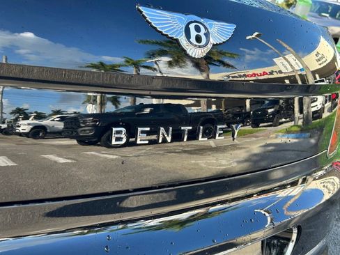 Used 2021 Bentley Flying Spur V8 image 32