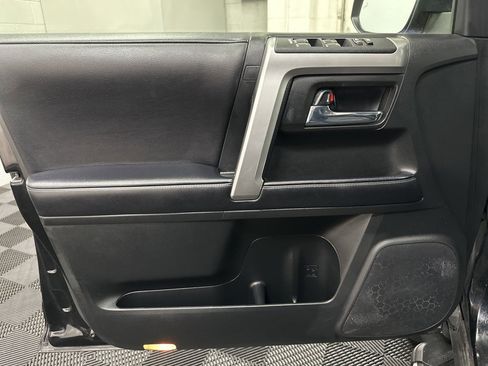 Used 2022 Toyota 4Runner SR5 Premium image 18