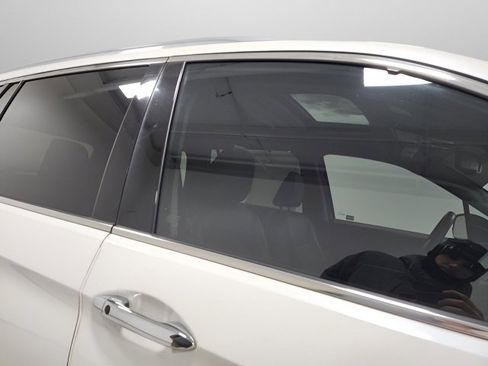 Used 2018 Honda Pilot Touring image 11