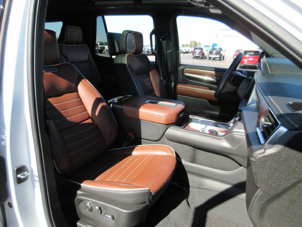 Certified 2024 GMC Yukon Denali Ultimate AWD/4WD image 28